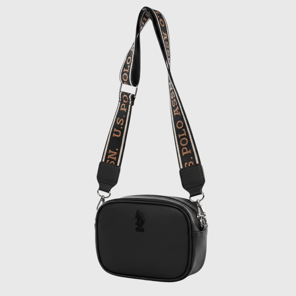 Bolso bandolera negro www.treshop.com.co con correa ajustable tejida y logo grabado para mujer