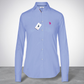Camisa formal de manga larga www.treshop.com.co en color azul claro con logo bordado en contraste y cuello estructurado