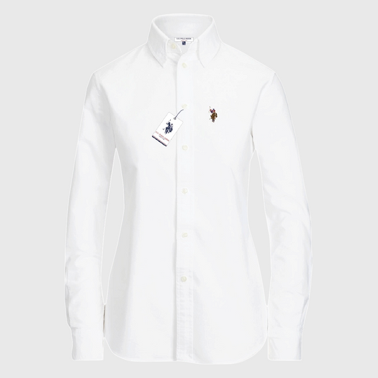 Camisa formal blanca de manga larga para mujer de www.treshop.com.co con cuello button-down y logotipo bordado
