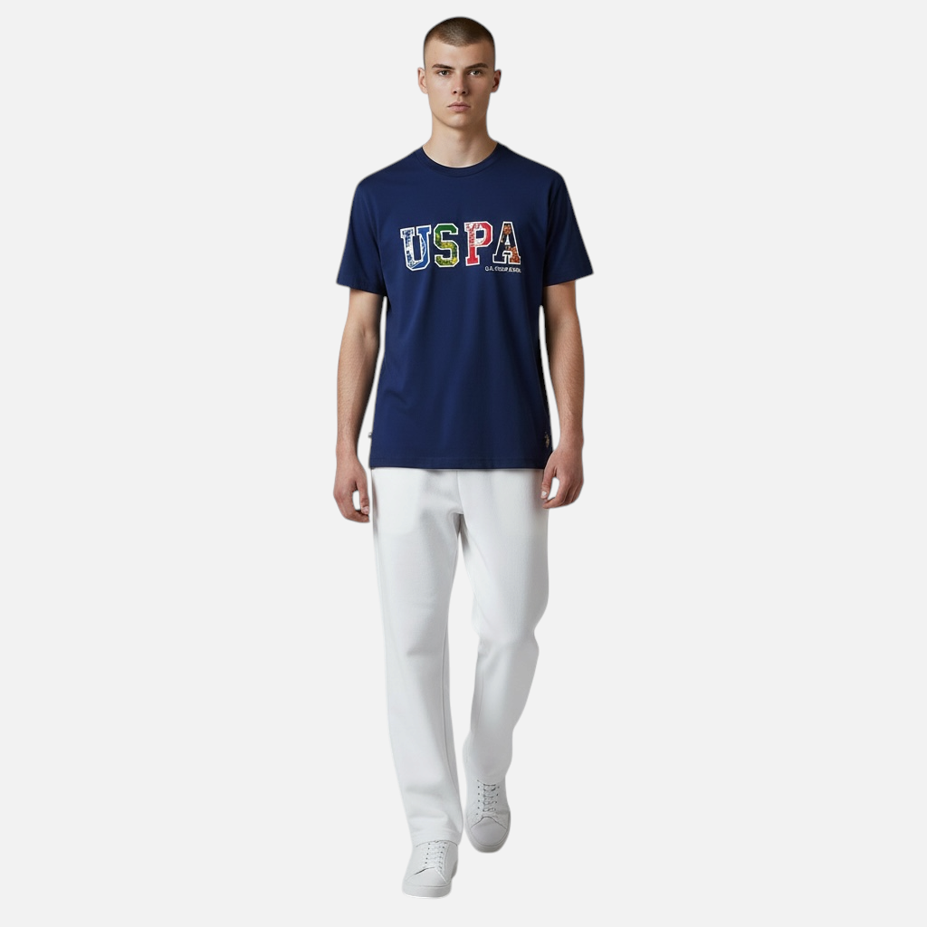 Camiseta azul marino de algodón de www.treshop.com.co con logo USPA estampado multicolor en el pecho