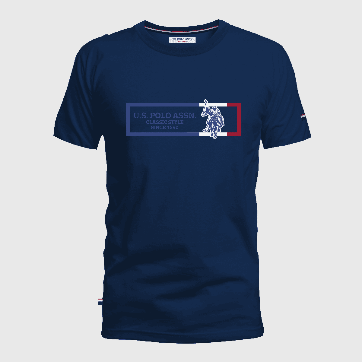 Camiseta azul marino de manga corta www.treshop.com.co con logo gráfico de U.S. Polo Assn. en el pecho