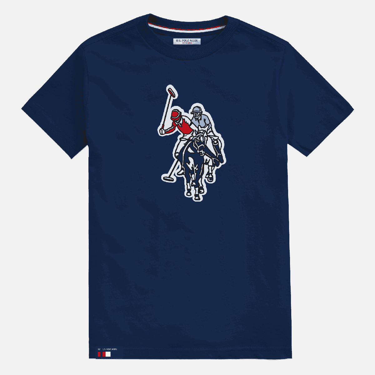 Camiseta azul marino de algodón U.S. POLO ASSN. de www.treshop.com.co con estampado de jugadores de polo en el frente