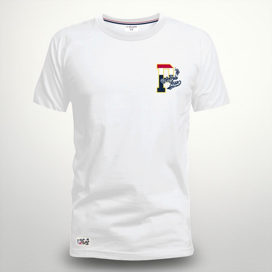 Camiseta blanca de algodón para hombre www.treshop.com.co con estampado gráfico en el pecho y detalle en el bajo
