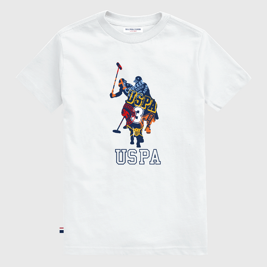 Camiseta blanca de algodón www.treshop.com.co con estampado gráfico de jugador de polo y logo USPA en el frente