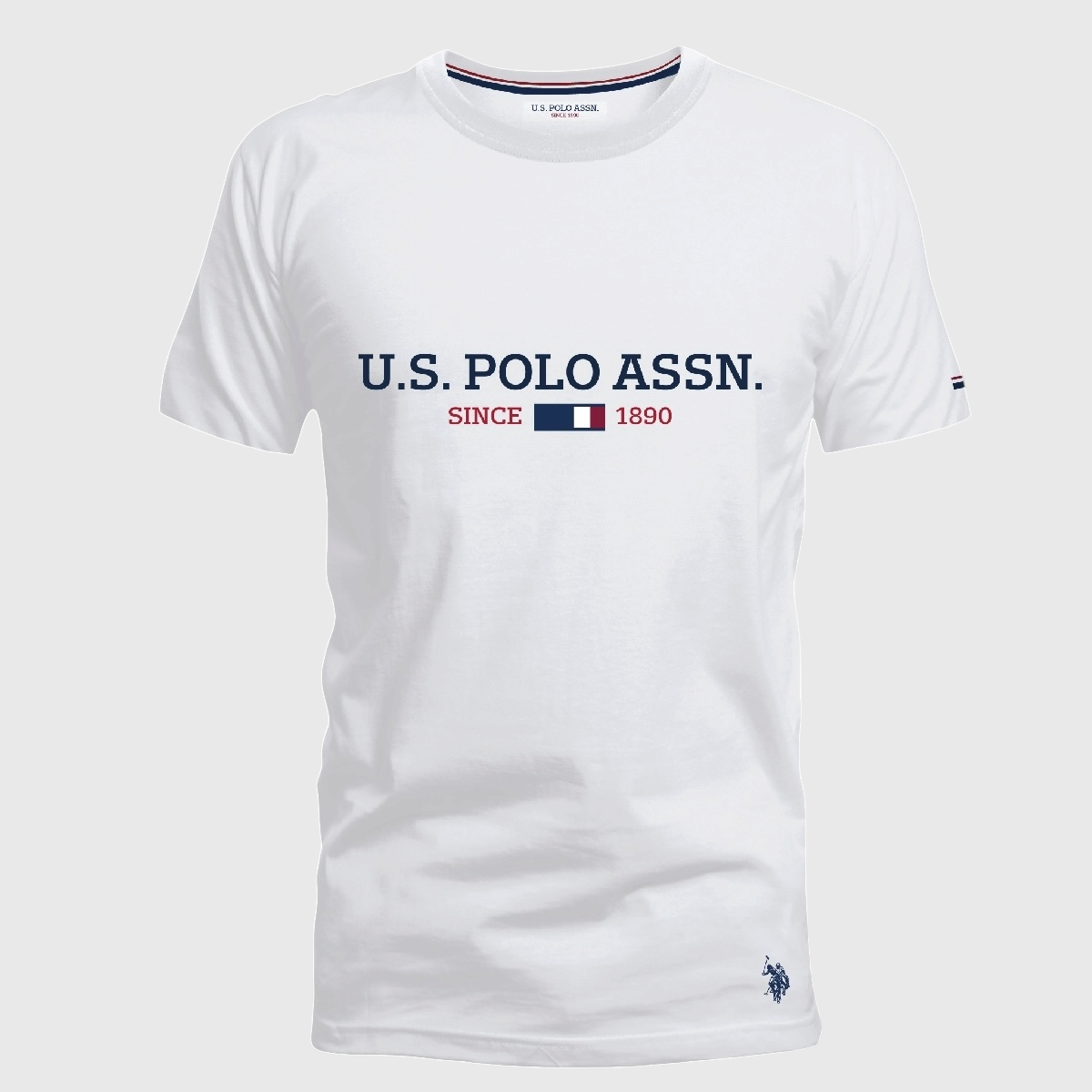 Camiseta blanca de algodón para hombre de www.treshop.com.co con logo U.S. POLO ASSN. y detalles en cuello y mangas