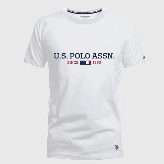 Camiseta blanca de algodón para hombre de www.treshop.com.co con logo U.S. POLO ASSN. y detalles en cuello y mangas