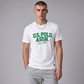 Camiseta blanca de hombre www.treshop.com.co con logo U.S. POLO ASSN. en verde y azul marino, corte clásico.