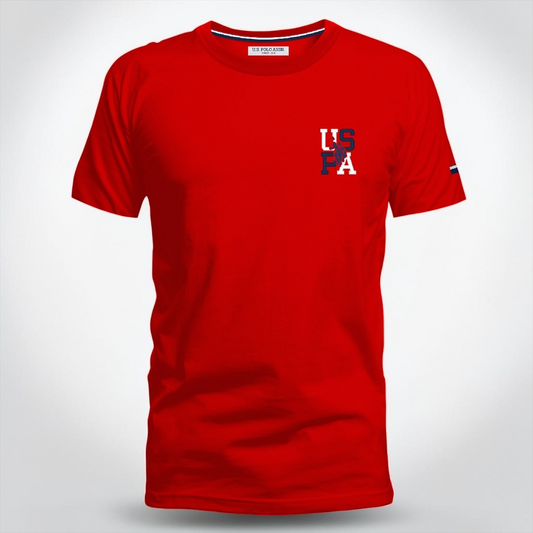 Camiseta roja de algodón para hombre de www.treshop.com.co con cuello redondo y logo USPA estampado en el pecho