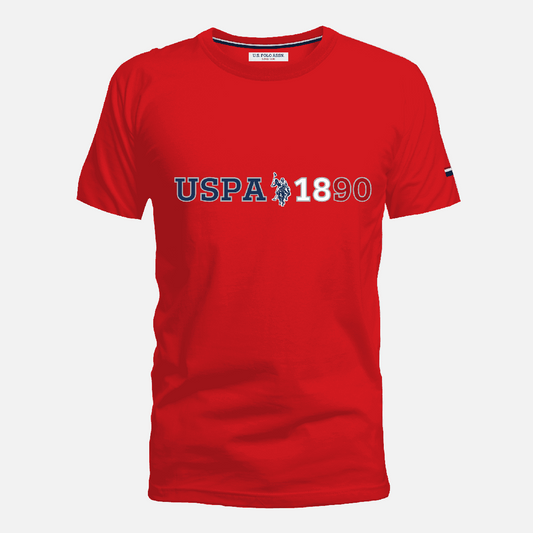 Camiseta roja de manga corta www.treshop.com.co con logo USPA 1890 estampado en el pecho y detalle en la manga