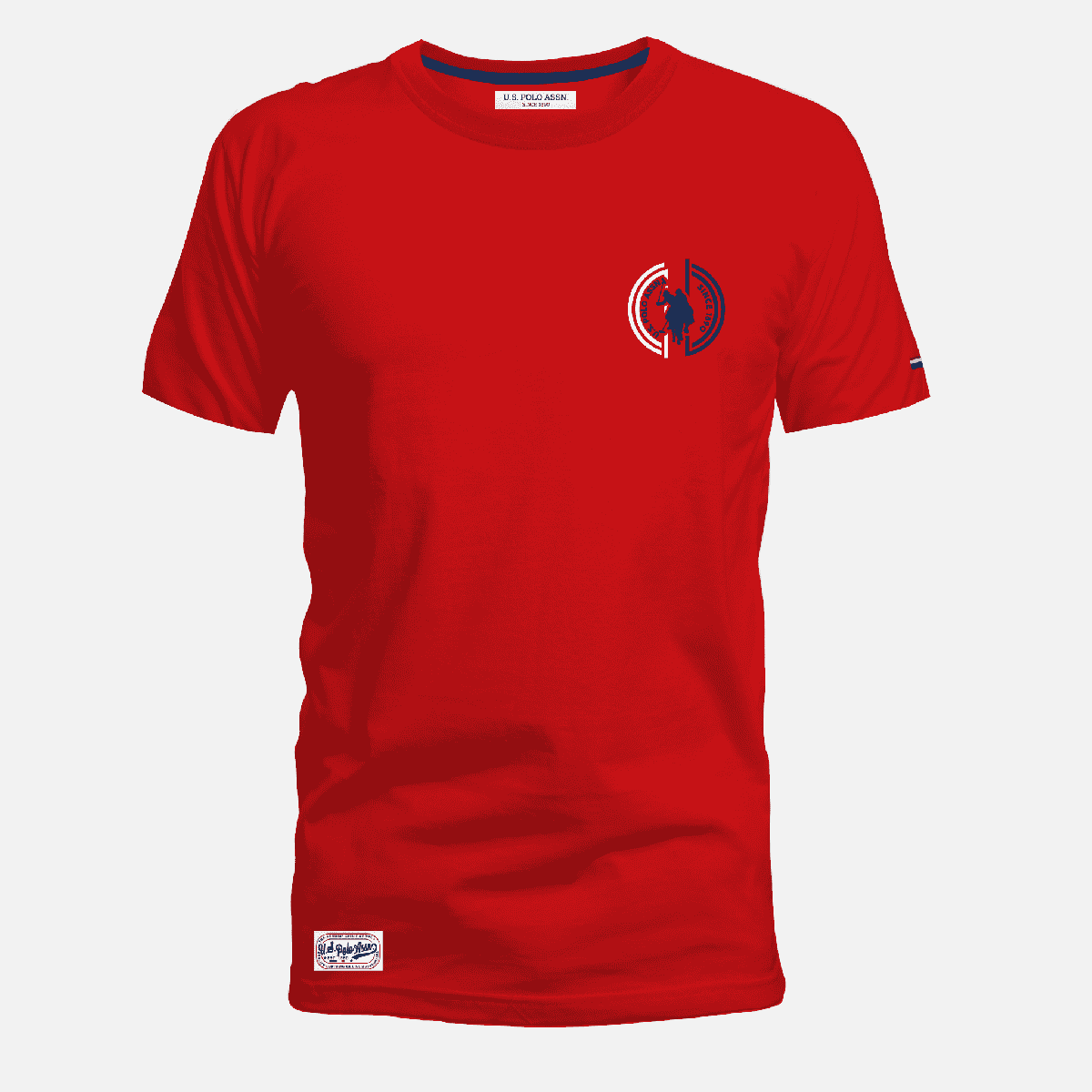Camiseta roja de manga corta www.treshop.com.co con cuello redondo y estampado distintivo en el pecho
