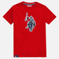 Camiseta roja de algodón para hombre de www.treshop.com.co con estampado de jugador de polo y cuello redondo. Marca U.S. Polo Assn.