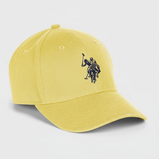 Gorra deportiva www.treshop.com.co amarilla de algodón con visera curva y bordado de jugador de polo en contraste