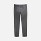Pantalón chino gris oscuro para hombre de www.treshop.com.co en algodón elástico con corte moderno y funcional.