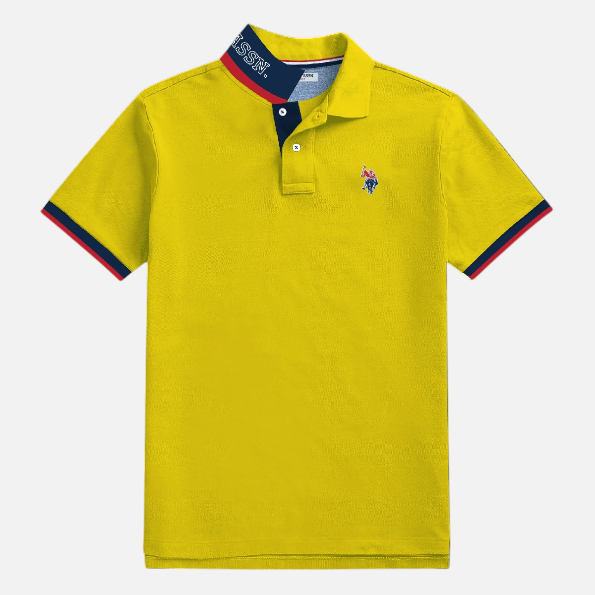 Polo amarillo www.treshop.com.co con cuello estampado, detalles en azul y rojo y logo bordado en el pecho.