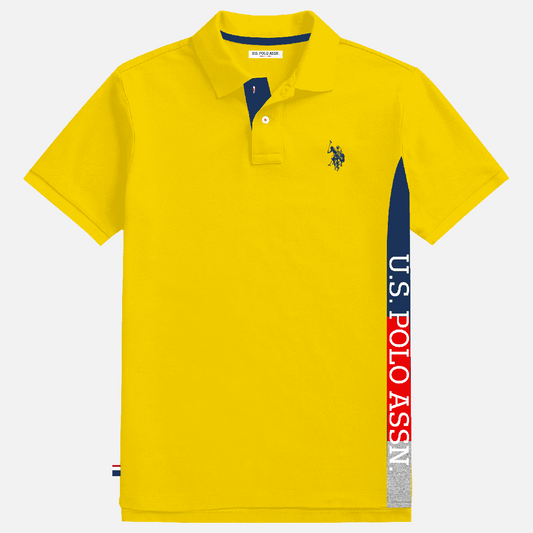 Polo amarillo de algodón www.treshop.com.co con panel lateral gráfico y logo bordado para hombre