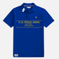 Polo azul real U.S. POLO ASSN. de www.treshop.com.co con estampado gráfico amarillo y logo bordado en el pecho