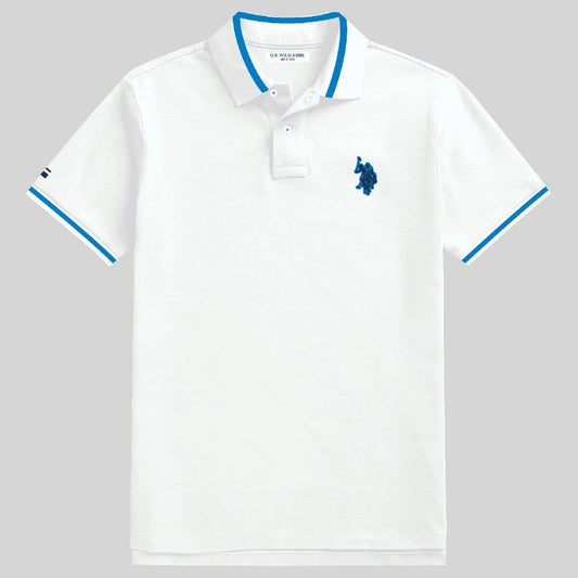 Polo www.treshop.com.co blanco de algodón jersey con detalles en azul y logo de goma en el pecho