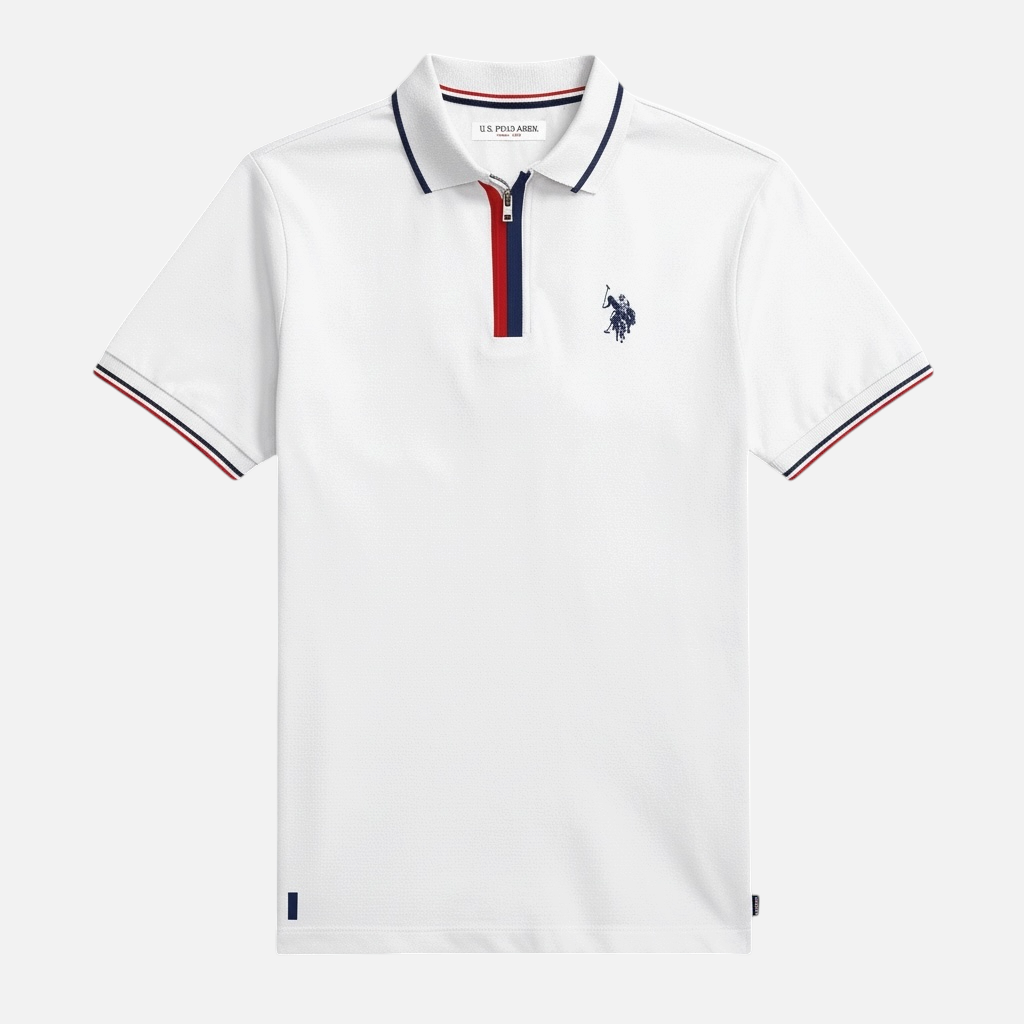 Polo blanco para hombre de www.treshop.com.co con cremallera, cuello y mangas con ribetes tricolores y logo bordado