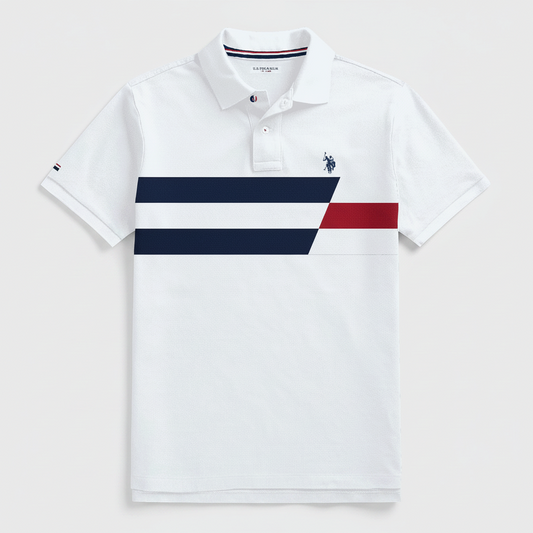 Polo blanco para hombre de www.treshop.com.co con franjas azul marino y rojas y logo bordado en el pecho.