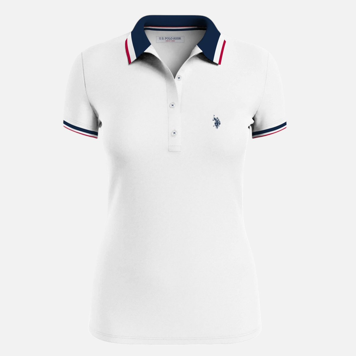 Camiseta polo blanca para mujer de www.treshop.com.co con cuello y mangas en contraste azul, rojo y blanco.