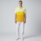 Modelo vistiendo polo de algodón www.treshop.com.co con estampado degradado en tonos amarillos y logo bordado. Marca U.S. Polo Assn.