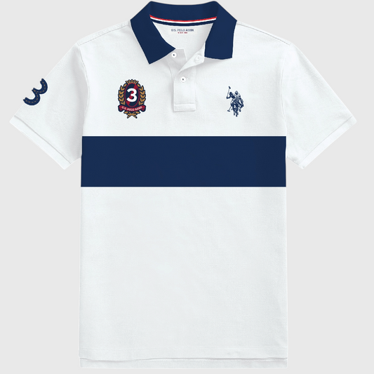 Polo www.treshop.com.co de algodón piqué blanco con franja azul marino, logo bordado y número 3 en el pecho.