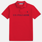 Camiseta polo roja para hombre de www.treshop.com.co con logo bordado y detalles en contraste en cuello y mangas. Marca U.S. Polo Assn.