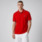 Modelo vistiendo polo rojo de algodón U.S. POLO ASSN. de www.treshop.com.co con detalles en cuello y mangas