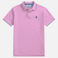 Polo rosa para hombre de www.treshop.com.co con cuello clásico, tapeta de botones y logotipo bordado en el pecho.