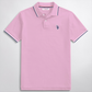 Polo www.treshop.com.co rosado de algodón piqué con corte custom fit, logo bordado y detalles en cuello y mangas.