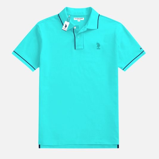 Polo para hombre www.treshop.com.co color turquesa con detalles en contraste y logo bordado en el pecho