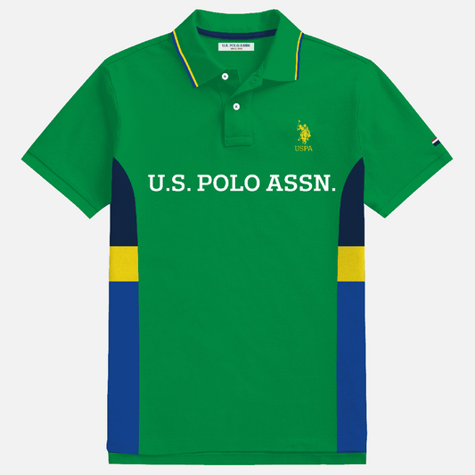 Camiseta polo verde www.treshop.com.co con detalles en azul y amarillo, logotipo bordado y paneles laterales